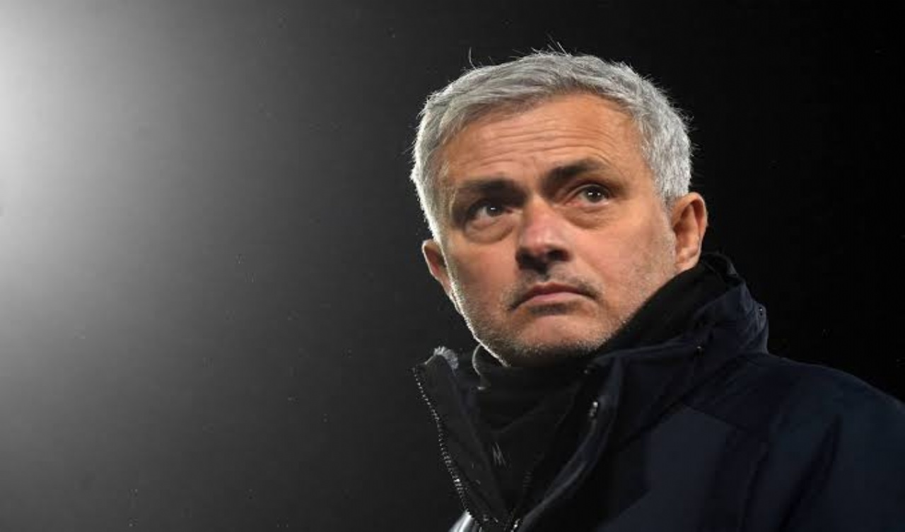 Jose Mourinho Ezber Bozuyor! Orta Sahada Yeni İsim Sürprizi